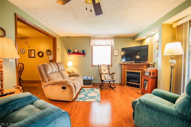 808 28th Street, Vienna, WV 26105