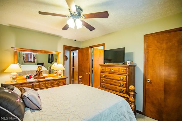 808 28th Street, Vienna, WV 26105