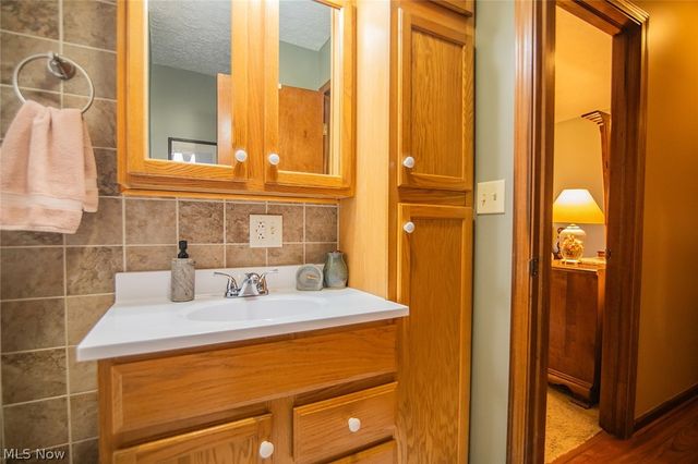 808 28th Street, Vienna, WV 26105