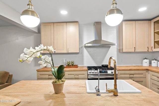 840 River Street, Troy, NY 12180