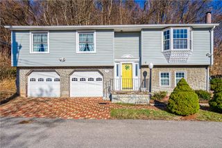 933 McIntosh Drive, Mckeesport, PA 15132