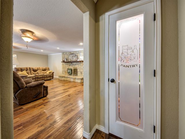 405 N Wickham Street, Alvord, TX 76225