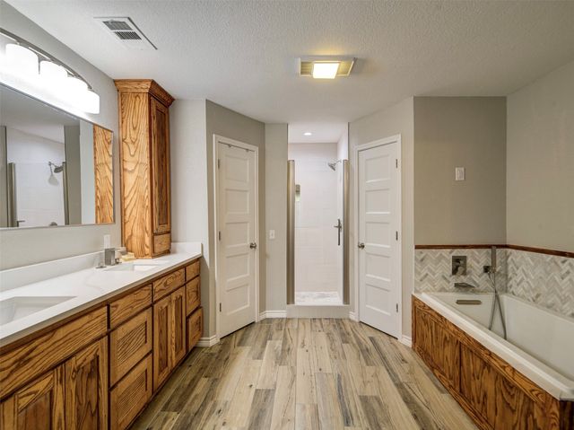 405 N Wickham Street, Alvord, TX 76225