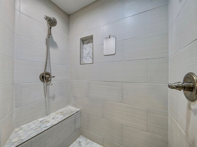 405 N Wickham Street, Alvord, TX 76225