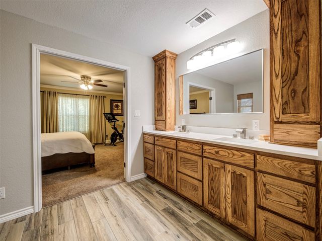 405 N Wickham Street, Alvord, TX 76225