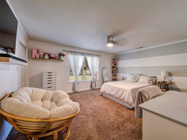 405 N Wickham Street, Alvord, TX 76225