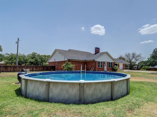 405 N Wickham Street, Alvord, TX 76225