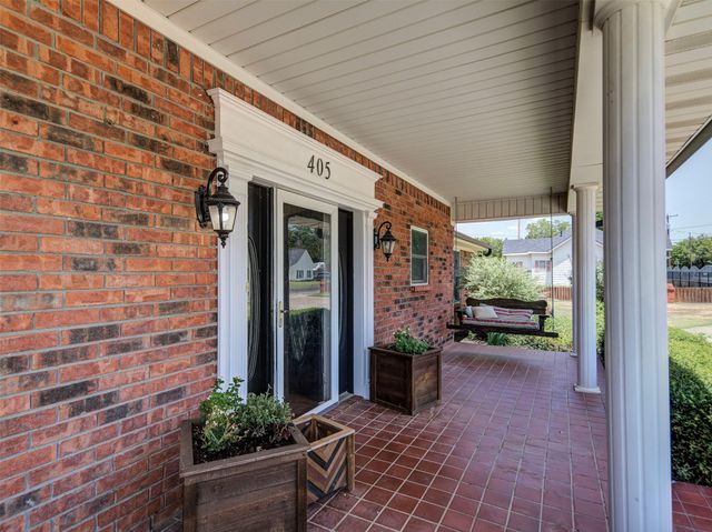 405 N Wickham Street, Alvord, TX 76225