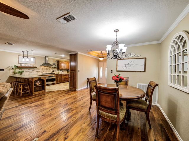405 N Wickham Street, Alvord, TX 76225