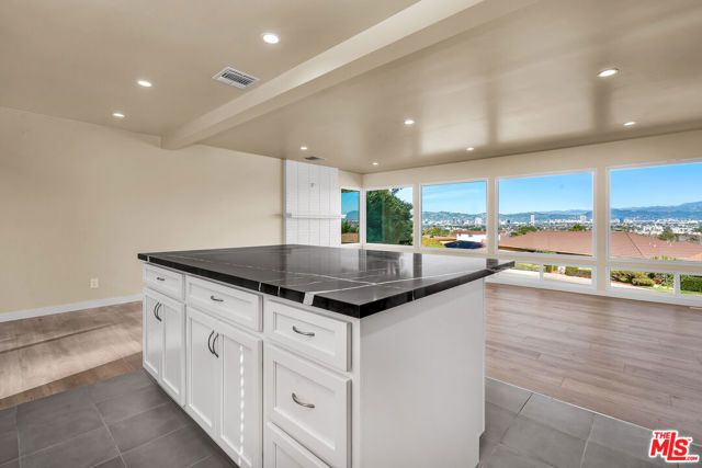 5324 Weatherford Drive, Los Angeles, CA 90008