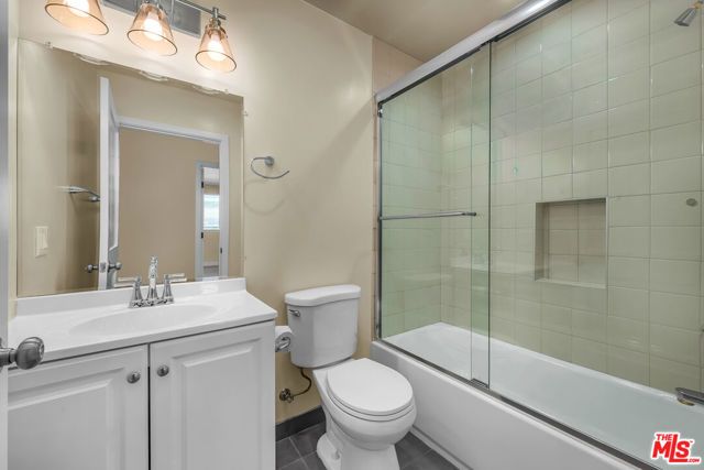 5324 Weatherford Drive, Los Angeles, CA 90008