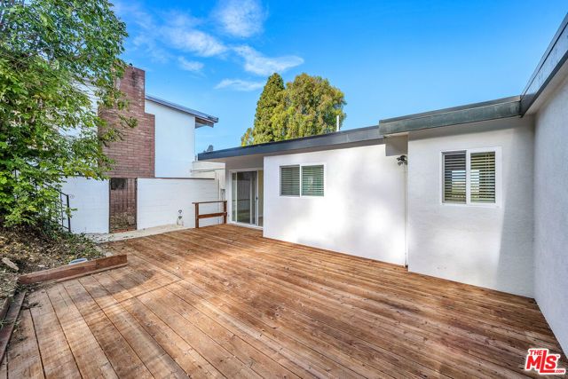 5324 Weatherford Drive, Los Angeles, CA 90008