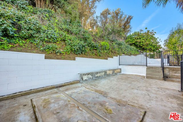 5324 Weatherford Drive, Los Angeles, CA 90008