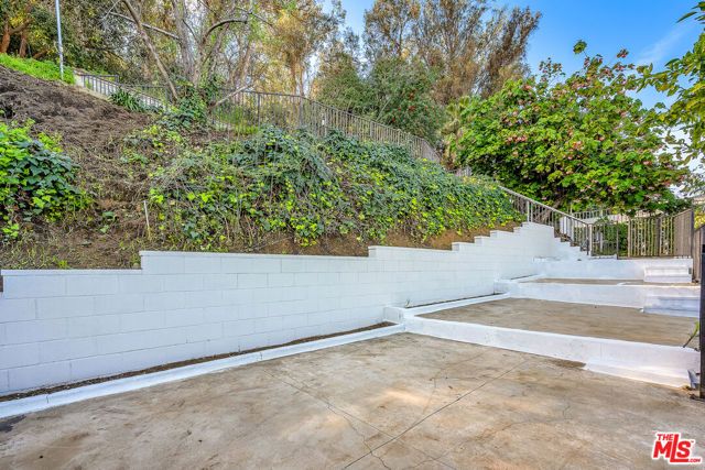5324 Weatherford Drive, Los Angeles, CA 90008