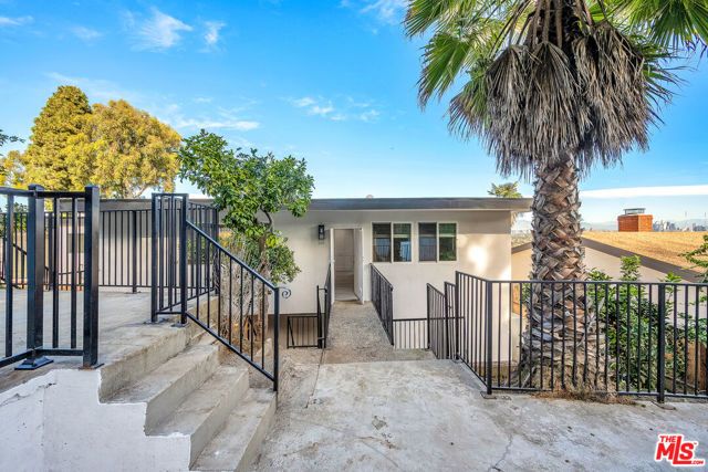 5324 Weatherford Drive, Los Angeles, CA 90008