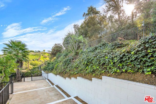 5324 Weatherford Drive, Los Angeles, CA 90008