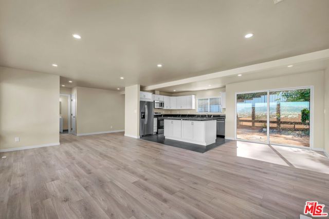 5324 Weatherford Drive, Los Angeles, CA 90008