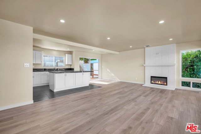 5324 Weatherford Drive, Los Angeles, CA 90008