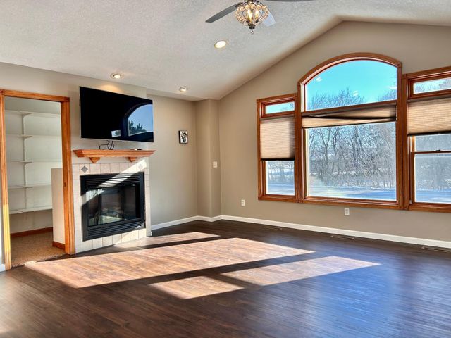 6421 150th Street N, Hugo, MN 55038