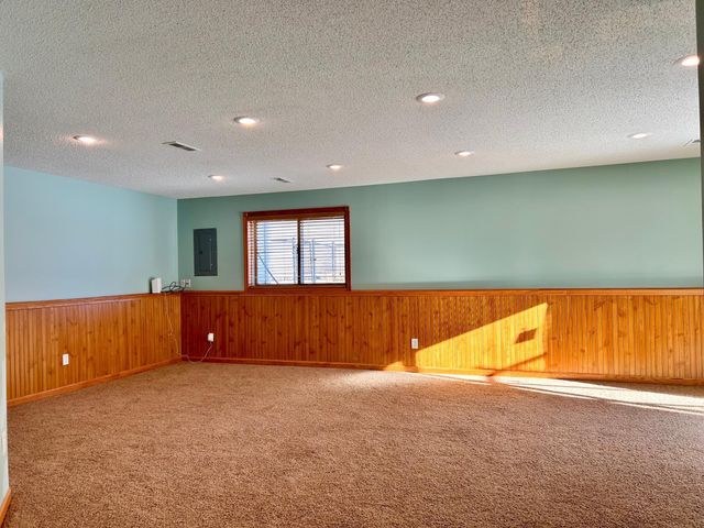 6421 150th Street N, Hugo, MN 55038