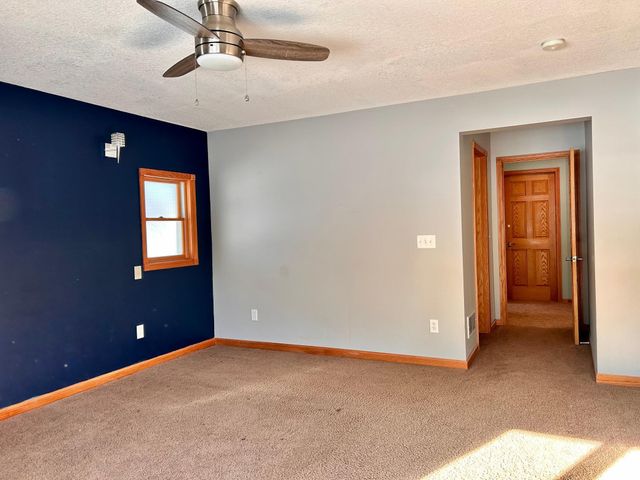 6421 150th Street N, Hugo, MN 55038