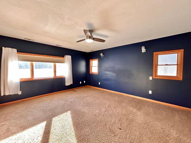 6421 150th Street N, Hugo, MN 55038