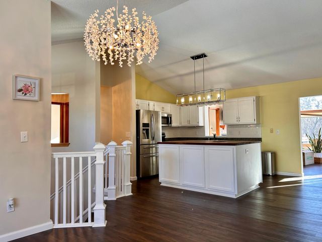 6421 150th Street N, Hugo, MN 55038