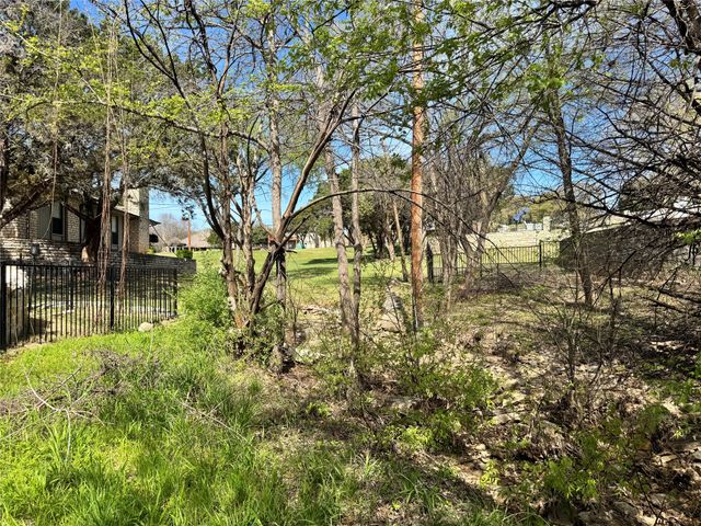 4300 Fairway Drive, De Cordova, TX 76049