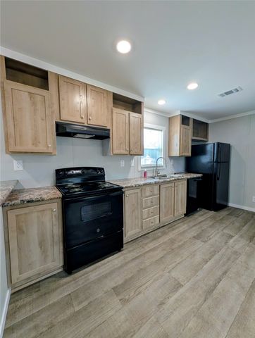 2502 Coyote Trail, Granbury, TX 76048