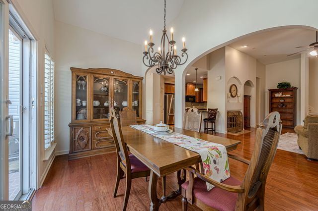 419 Brookes Walk, Woodstock, GA 30188