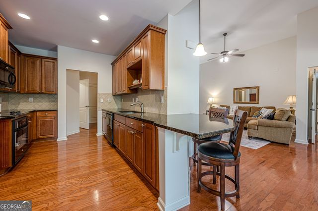 419 Brookes Walk, Woodstock, GA 30188