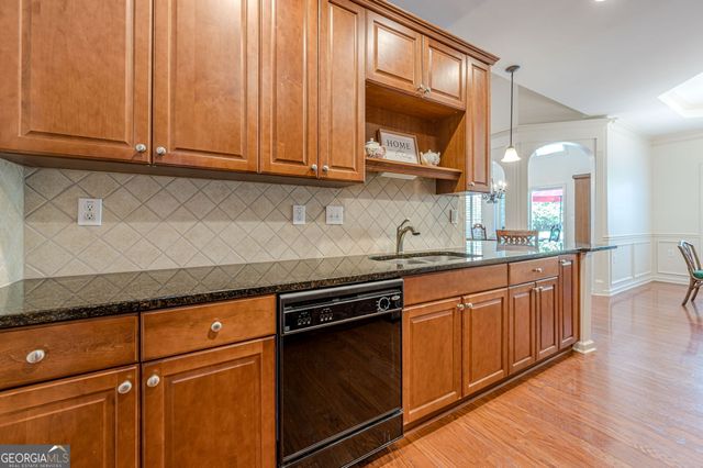 419 Brookes Walk, Woodstock, GA 30188