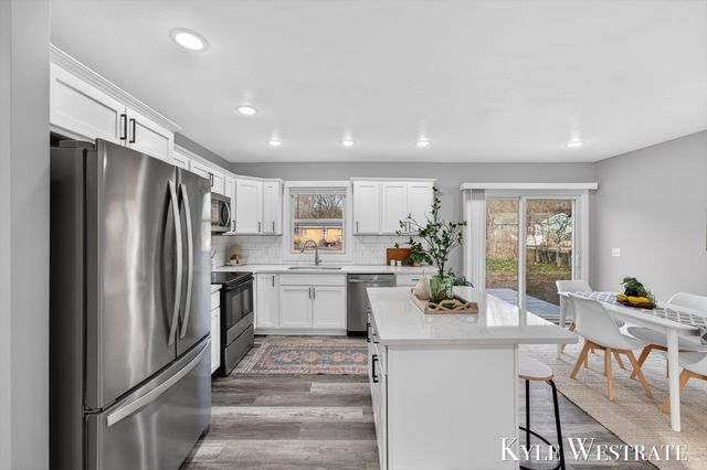 579 S Walker Road, Muskegon, MI 49442