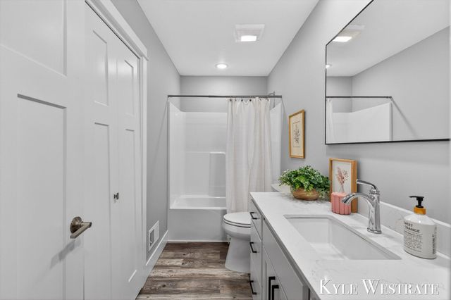 579 S Walker Road, Muskegon, MI 49442