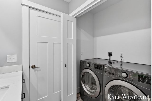 579 S Walker Road, Muskegon, MI 49442