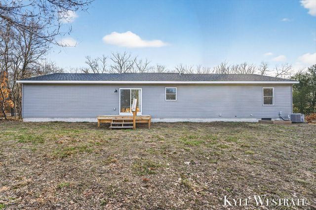 579 S Walker Road, Muskegon, MI 49442