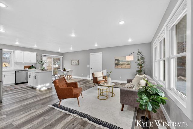 579 S Walker Road, Muskegon, MI 49442