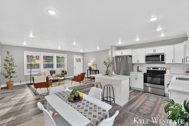 579 S Walker Road, Muskegon, MI 49442