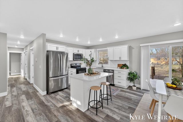 579 S Walker Road, Muskegon, MI 49442