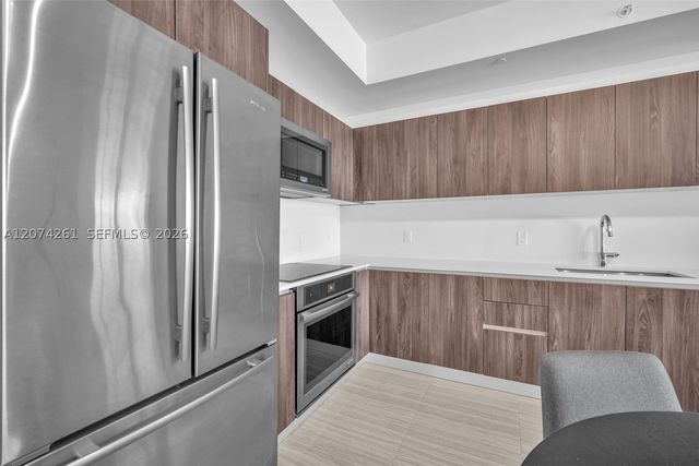 2960 NE 207th St 1102, Aventura, FL 33180