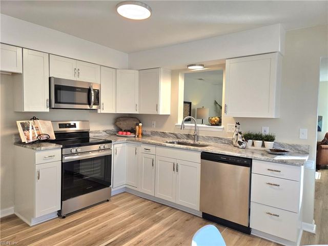 1637 Castlefield RD, Virginia Beach, VA 23456