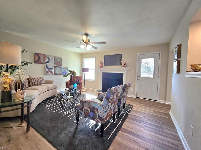 1637 Castlefield RD, Virginia Beach, VA 23456