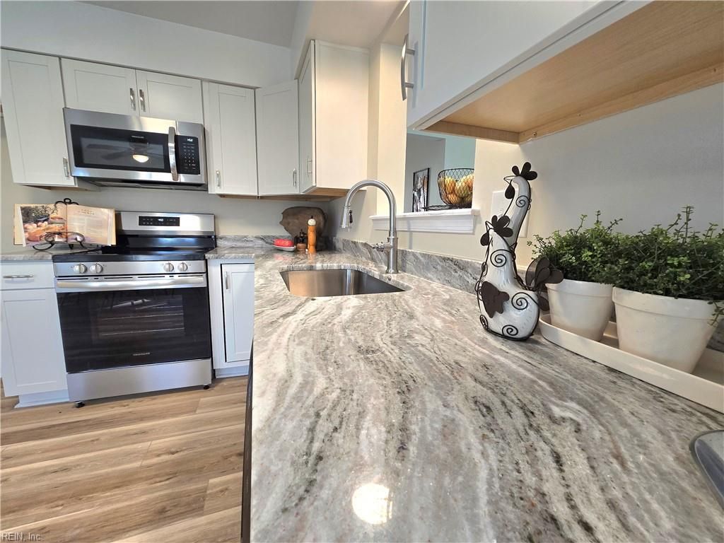 1637 Castlefield RD, Virginia Beach, VA 23456