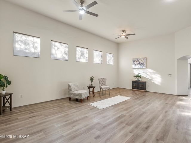 112 S Happy Valley Saddle Drive, Tucson, AZ 85748