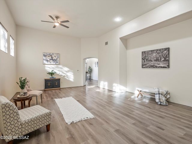 112 S Happy Valley Saddle Drive, Tucson, AZ 85748