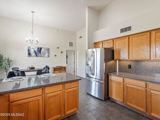 112 S Happy Valley Saddle Drive, Tucson, AZ 85748