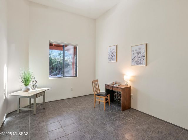 112 S Happy Valley Saddle Drive, Tucson, AZ 85748