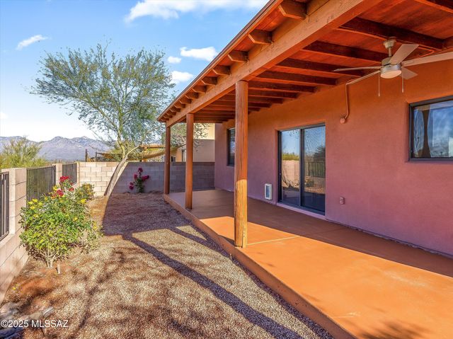 112 S Happy Valley Saddle Drive, Tucson, AZ 85748