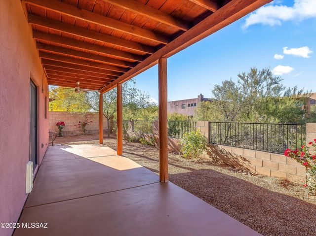 112 S Happy Valley Saddle Drive, Tucson, AZ 85748