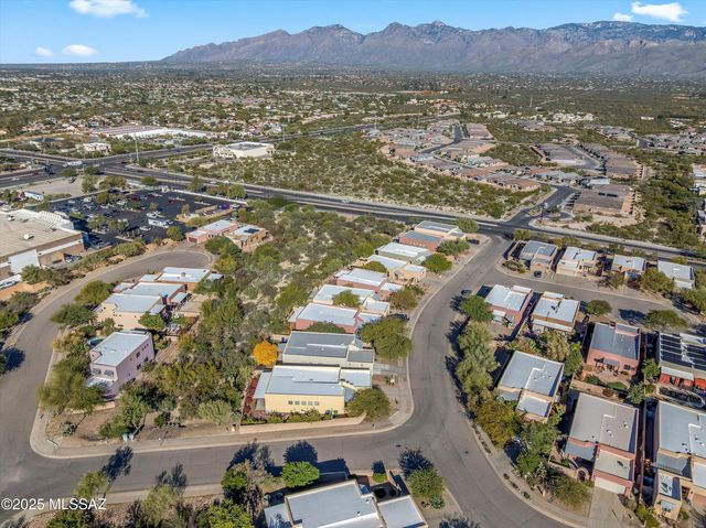 112 S Happy Valley Saddle Drive, Tucson, AZ 85748